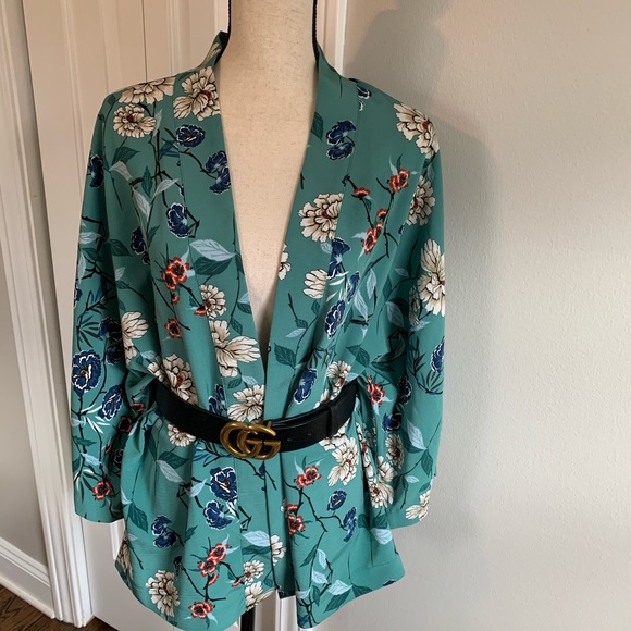 Primark Tops - PRIMARK FLORAL TOP JACKET BEACH COVER like new